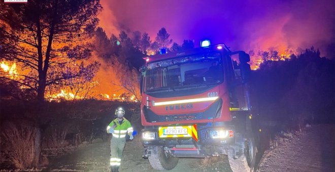 El incendio forestal de Azuébar, el "más importante del verano" en el País Valencià, afecta ya a unas 500 hectáreas