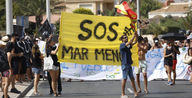 Podemos pide explicaciones a Teresa Ribera por dar ayudas a empresas que "llevan años contaminando" el Mar Menor