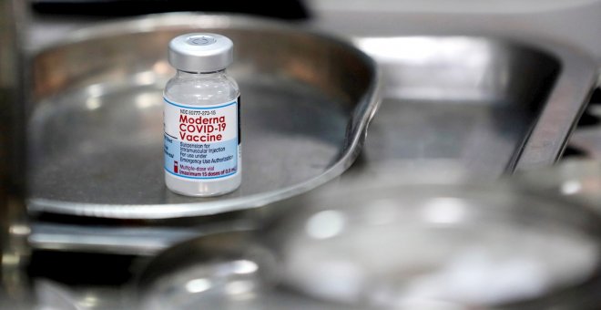 La farmacéutica Rovi bloquea 3 lotes de vacunas de Moderna en Japón por posible contaminación