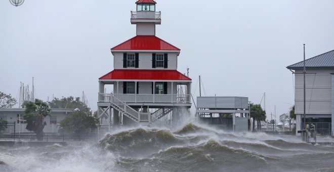 El huracán Ida oscurece Nueva Orleans: Un millón de personas no tiene electricidad