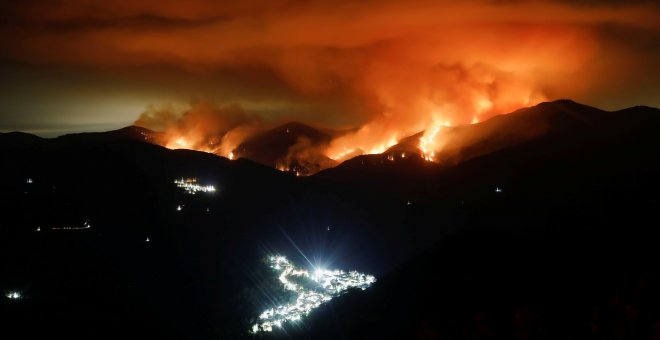 El incendio de Málaga deja un millar de desalojados y 3.600 hectáreas quemadas