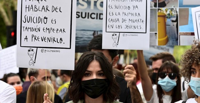 Cientos de personas reclaman al Gobierno un plan de prevención del suicidio