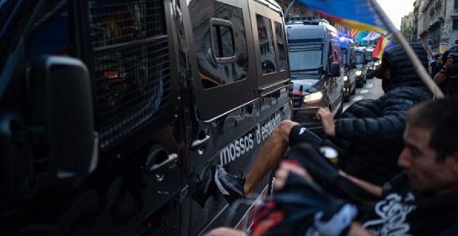 Dos detenidos por los incidentes en la Jefatura de la Policía Nacional tras la marcha de la Diada