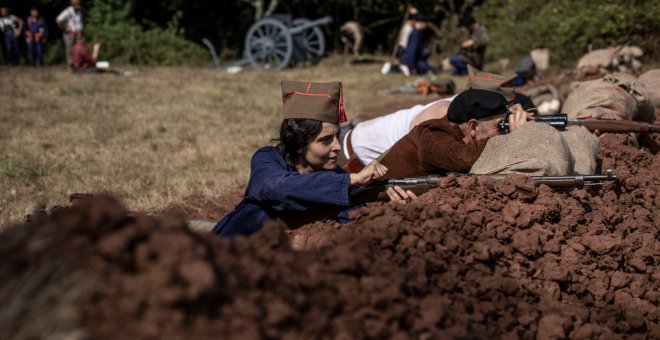 FOTOGALERÍA | De los batallones a los falangistas: así recrea Asturias la Guerra Civil