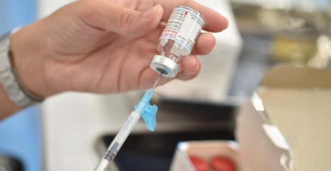 "La vacuna matata": la transformación de un cartel negacionista que arrasa en redes