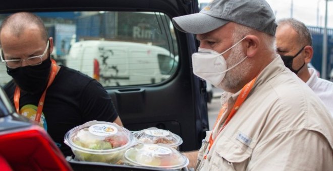 La aplaudida acción del chef José Andrés: acude a La Palma a dar de comer a los afectados por el volcán