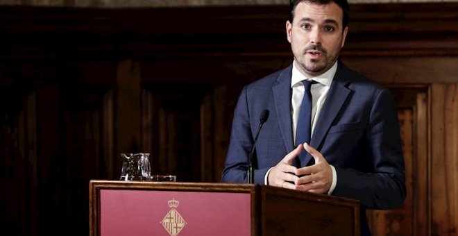 Alberto Garzón saca los colores a Ayuso sobre la alimentación de los menores: "Su solución fue atiborrar a pizza a niños y a niñas"