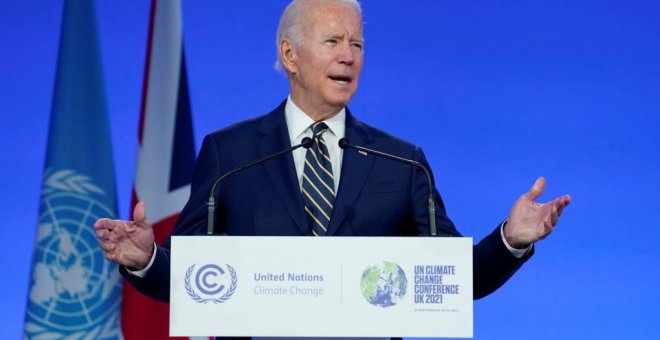 Joe Biden, protagonista viral de la Cumbre del Clima por su 'cabezadita' y su séquito de 85 coches