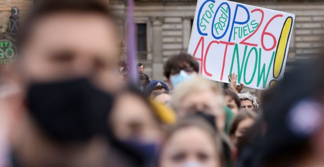Jóvenes activistas se manifiestan en Glasgow contra el "bla, bla, bla" de los políticos en la Cumbre del Clima