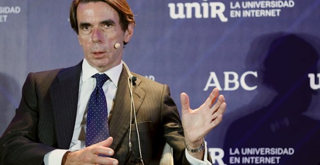 Aznar denuncia que "la mentira mancilla la vida política" y los tuiteros no dan crédito