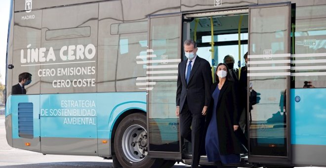 La reflexión de Isaías Lafuente sobre el primer el paseo de Felipe VI en autobús: "Resulta irreal"