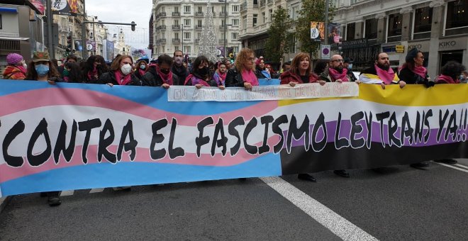 Organizaciones LGTBI reclaman la ley trans contra la extrema derecha en Madrid: "El fascismo no quiere diversidad"