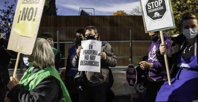 Suspendido el desahucio de una familia con tres menores en Madrid