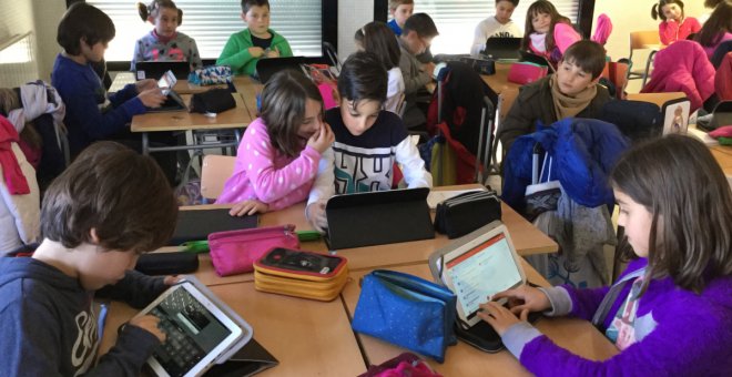 Los libros de texto en papel desaparecerán de los centros educativos de Castilla-La Mancha en 2025