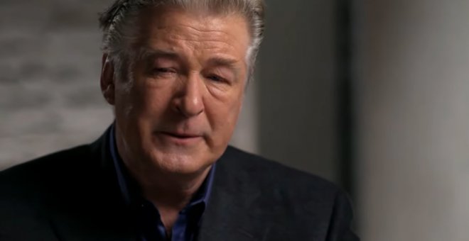 La Fiscalía acusa a Alec Baldwin de homicidio involuntario por la muerte de Halyna Hutchins en el rodaje de 'Rust'