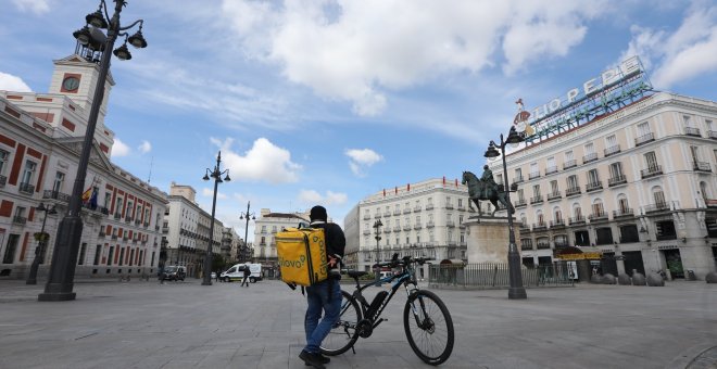 Bruselas fija los criterios para reconocer como empleados a los trabajadores de plataformas digitales