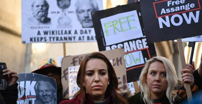 Assange se aferra a una última vía legal para frenar 'in extremis' su extradición a EEUU