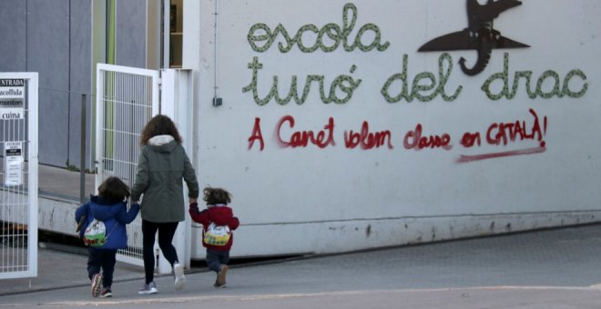 PP, Cs y Vox compiten en atizar el falso conflicto lingüístico escolar en Catalunya para ganar terreno electoral