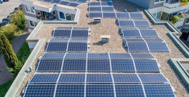 ¿Cuántos vecinos deben estar de acuerdo para instalar placas solares en la comunidad?