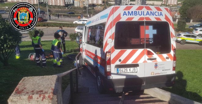 Muere una mujer de 79 años atropellada por una ambulancia que invadió la acera