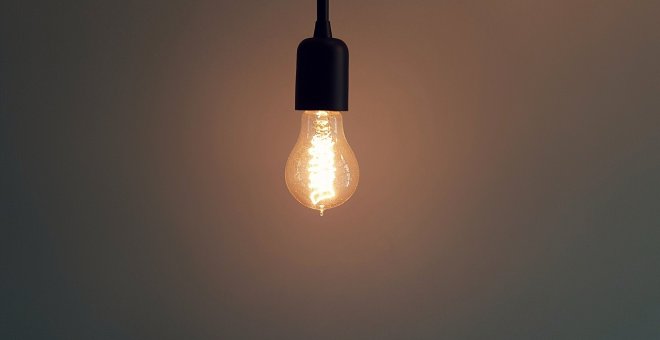 Finaliza la tregua del precio de la luz y sufre un incremento del 45% este martes