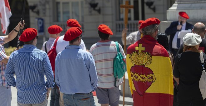 El apoyo institucional a un acto de la ultraderecha en el feudo de Mañueco indigna a la oposición