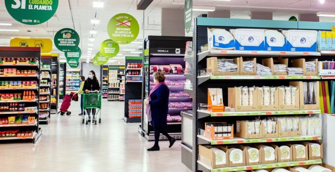 El Banc dels Aliments deja de repartir leche en Barcelona por su encarecimiento