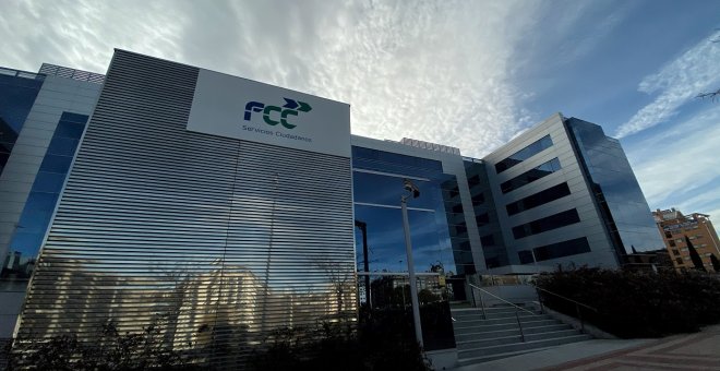 FCC gana 580 millones en 2021, más del doble que un año antes