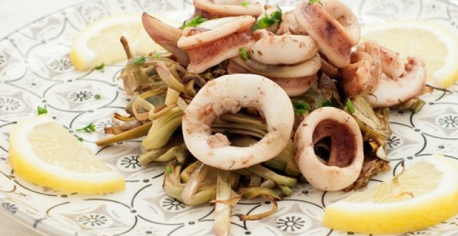 Pato confinado - Receta de alcachofas con calamares