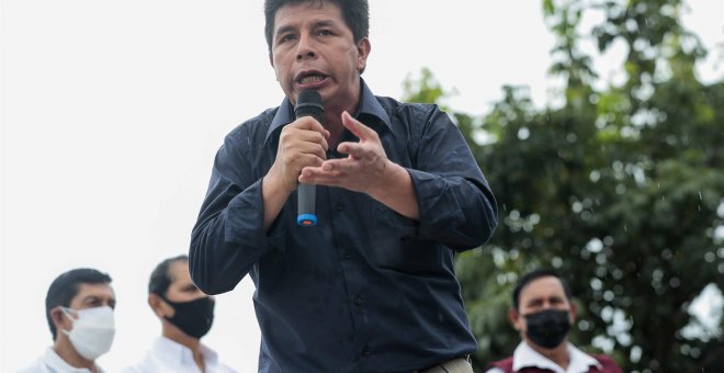 La oposición peruana presenta una moción de censura contra el presidente Pedro Castillo