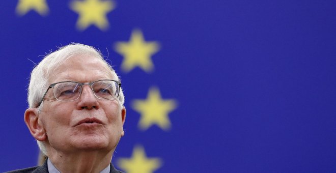 Josep Borrell, hombre de Sánchez en Europa, referencia para el PSOE y señalado por sus socios de Gobierno
