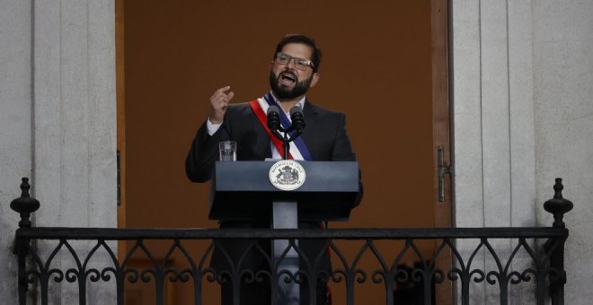 "Se me erizan los pelitos del alma": el primer discurso de Gabriel Boric como presidente de Chile que emociona a los tuiteros con su homenaje a Allende