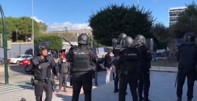 Adelante Andalucía denunciará ante la Fiscalía la actuación de policías sin identificar en las cargas de la huelga del metal
