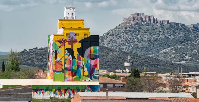 Antiguos silos de la provincia de Ciudad Real convertidos en escaparates de arte urbano e integración social