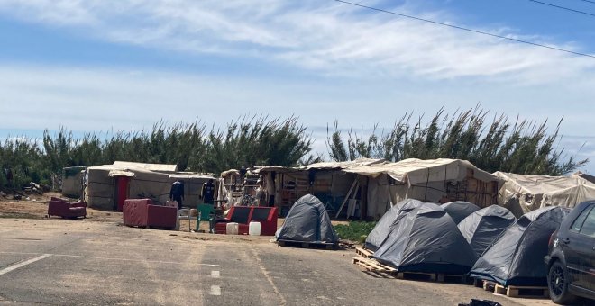 Jornaleros a la intemperie en Lepe tras las intensas lluvias de los últimos días