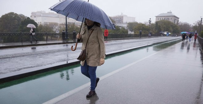 Una veintena de carreteras afectadas por el temporal de nieve y frío