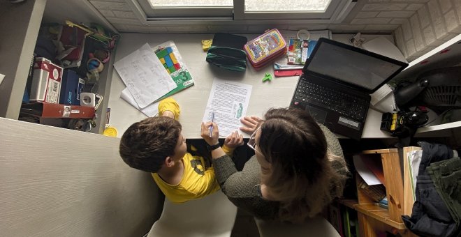 Los hogares españoles asumen más gastos en inversión educativa que la media de la UE