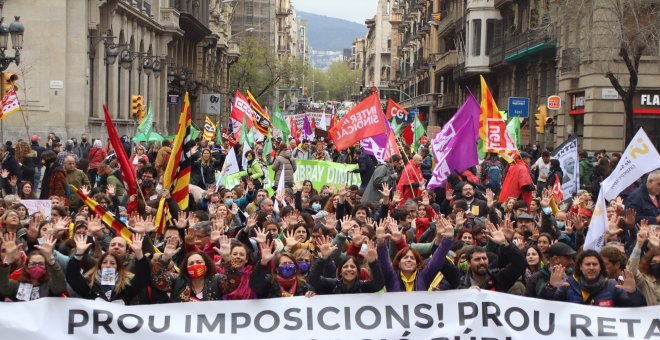 El Govern afronta un reinici de curs calent amb les vagues de sanitaris i docents