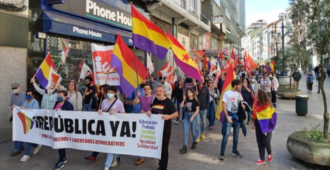 Cientos de personas piden en Santander una "República ya por los derechos y libertades democráticos"