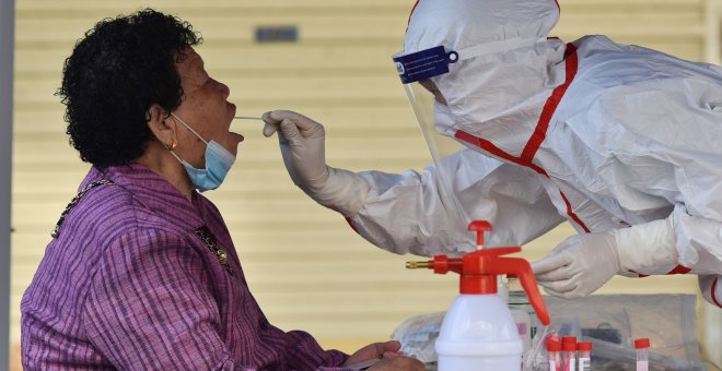 China anuncia tres muertos por coronavirus en Shanghái y más de 2.700 contagios