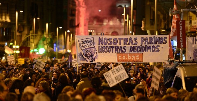 El PP asegura proteger los derechos de las mujeres pese a su cruzada contra el aborto