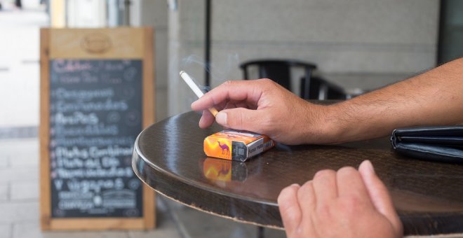 Catalunya estudia incluir una tasa de 20 céntimos al tabaco para reciclar las colillas