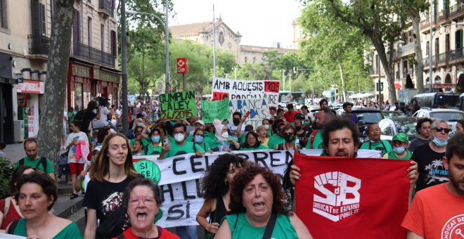Centenars de persones es manifesten a Barcelona pel dret a l'habitage i contra l'encariment dels preus