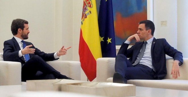 El PSOE rescata a Pablo Casado del olvido para irritar a Feijóo