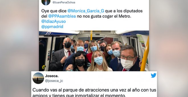 Los diputados del PP de Madrid se hacen una foto para convencer de que viajan en metro y logran exactamente lo contrario