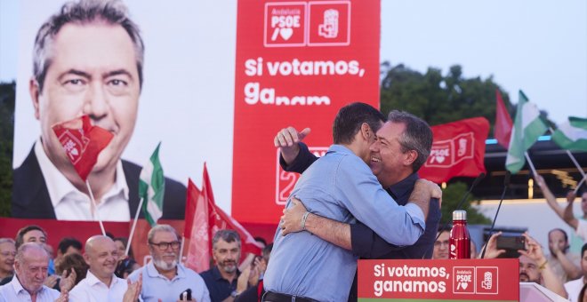 Sánchez arropa a Espadas tras el fracaso electoral y este quiere una segunda oportunidad contra Moreno