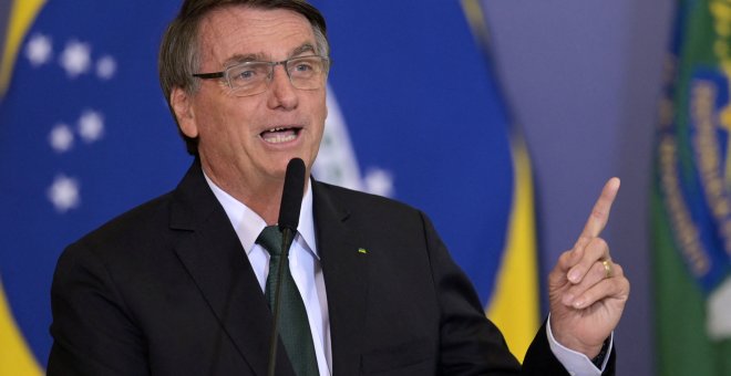 Jair Bolsonaro fuerza la salida del presidente de una petrolera por el aumento del precio de los combustibles