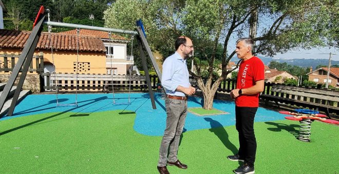 El Ayuntamiento mejora los parques de Viérnoles y Torres