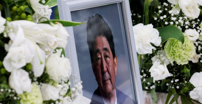 Punto y seguido - Shinzo Abe: El samurái de la extremaderecha