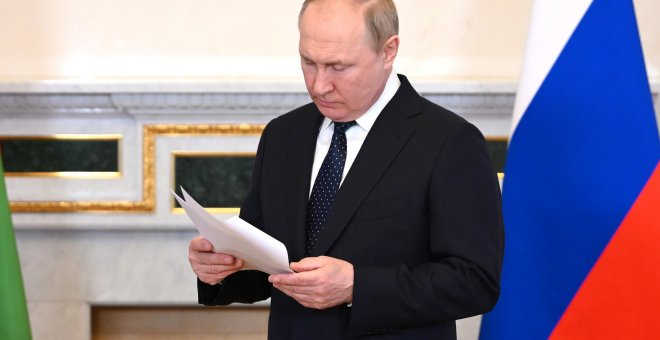 Putin promulga una ley para restringir la actuación de periodistas y medios de comunicación extranjeros